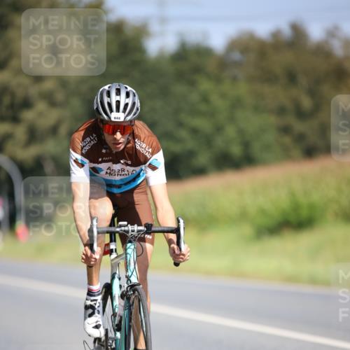 01.09.2024 - 17. Tribühne Triathlon H.Heesch http://msf.ph/oto/6950144 01.09.2024 12:10:30 Radfahren 460, 574, 624, 644 meine-sportfotos.de