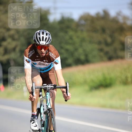 01.09.2024 - 17. Tribühne Triathlon H.Heesch http://msf.ph/oto/6950146 01.09.2024 12:10:30 Radfahren 460, 574, 624, 644 meine-sportfotos.de