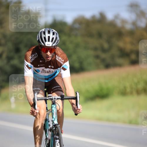 01.09.2024 - 17. Tribühne Triathlon H.Heesch http://msf.ph/oto/6950151 01.09.2024 12:10:30 Radfahren 460, 574, 624, 644 meine-sportfotos.de