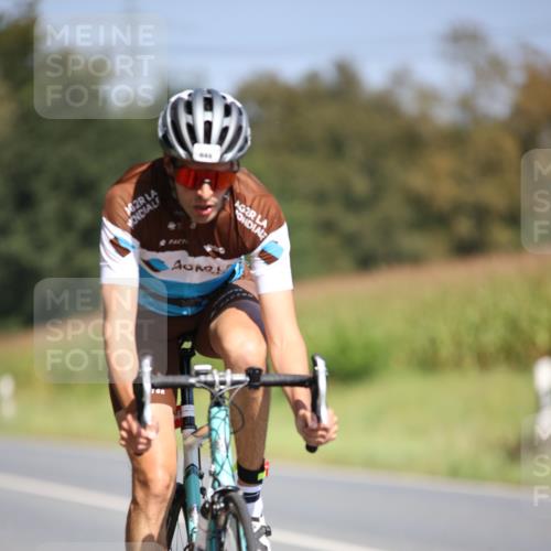 01.09.2024 - 17. Tribühne Triathlon H.Heesch http://msf.ph/oto/6950153 01.09.2024 12:10:30 Radfahren 460, 574, 624, 644 meine-sportfotos.de