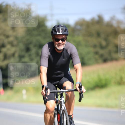 01.09.2024 - 17. Tribühne Triathlon H.Heesch http://msf.ph/oto/6950184 01.09.2024 12:10:38 Radfahren 460, 570, 574, 590, 623, 624, 709 meine-sportfotos.de