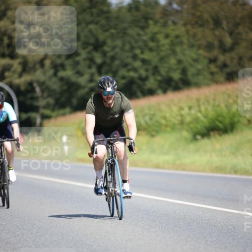 01.09.2024 - 17. Tribühne Triathlon H.Heesch http://msf.ph/oto/6950186 01.09.2024 12:10:42 Radfahren 570, 590, 623, 709 meine-sportfotos.de