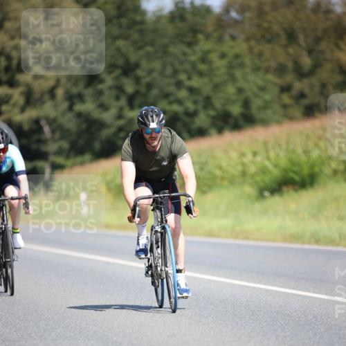 01.09.2024 - 17. Tribühne Triathlon H.Heesch http://msf.ph/oto/6950190 01.09.2024 12:10:43 Radfahren 570, 590, 623, 709 meine-sportfotos.de