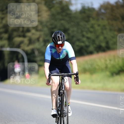 01.09.2024 - 17. Tribühne Triathlon H.Heesch http://msf.ph/oto/6950206 01.09.2024 12:10:44 Radfahren 570, 590, 623, 709 meine-sportfotos.de