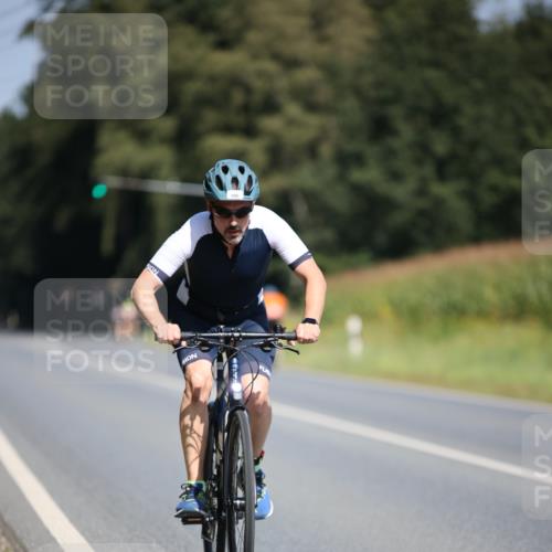 01.09.2024 - 17. Tribühne Triathlon H.Heesch http://msf.ph/oto/6950227 01.09.2024 12:11:00 Radfahren 496, 522, 591, 611 meine-sportfotos.de