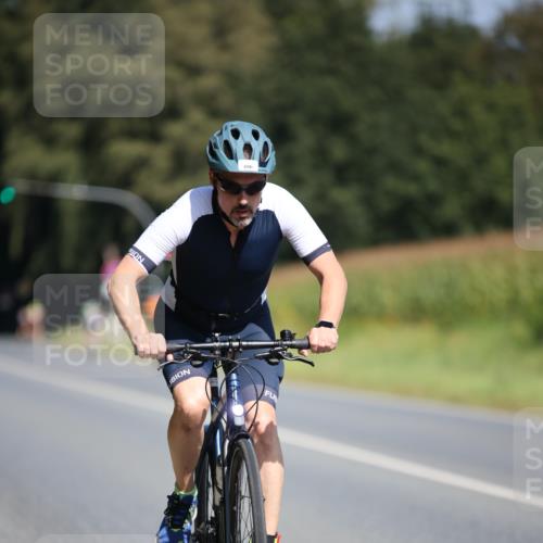 01.09.2024 - 17. Tribühne Triathlon H.Heesch http://msf.ph/oto/6950235 01.09.2024 12:11:00 Radfahren 496, 522, 591, 611 meine-sportfotos.de