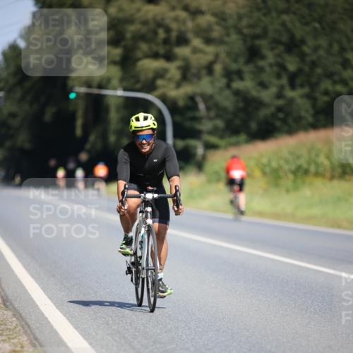 01.09.2024 - 17. Tribühne Triathlon H.Heesch http://msf.ph/oto/6950237 01.09.2024 12:11:06 Radfahren 586, 591, 651, 685 meine-sportfotos.de