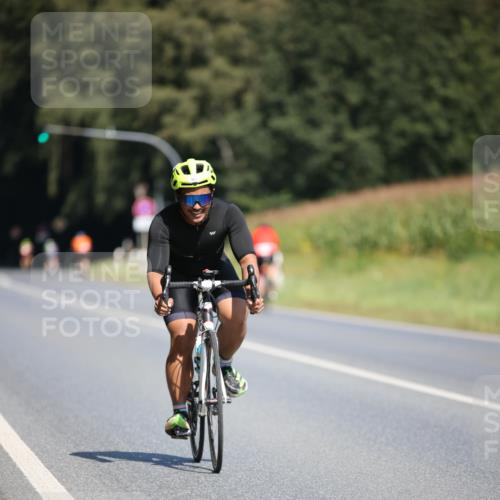 01.09.2024 - 17. Tribühne Triathlon H.Heesch http://msf.ph/oto/6950245 01.09.2024 12:11:06 Radfahren 586, 591, 651, 685 meine-sportfotos.de
