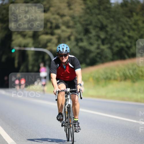 01.09.2024 - 17. Tribühne Triathlon H.Heesch http://msf.ph/oto/6950295 01.09.2024 12:11:18 Radfahren 642 meine-sportfotos.de