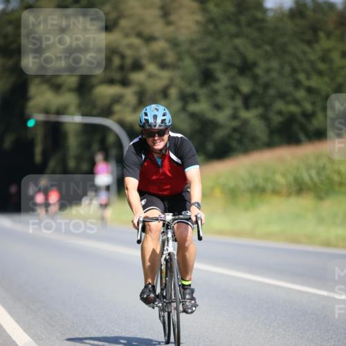 01.09.2024 - 17. Tribühne Triathlon H.Heesch http://msf.ph/oto/6950297 01.09.2024 12:11:18 Radfahren 642 meine-sportfotos.de