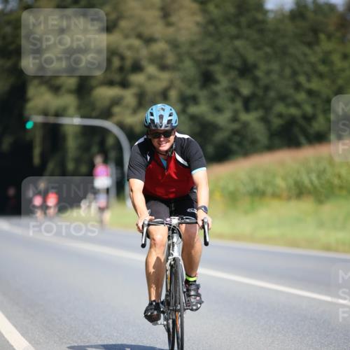 01.09.2024 - 17. Tribühne Triathlon H.Heesch http://msf.ph/oto/6950299 01.09.2024 12:11:18 Radfahren 642 meine-sportfotos.de