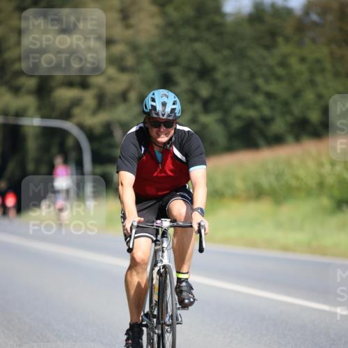 01.09.2024 - 17. Tribühne Triathlon H.Heesch http://msf.ph/oto/6950305 01.09.2024 12:11:18 Radfahren 642 meine-sportfotos.de
