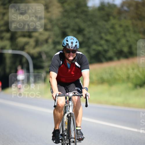 01.09.2024 - 17. Tribühne Triathlon H.Heesch http://msf.ph/oto/6950309 01.09.2024 12:11:18 Radfahren 642 meine-sportfotos.de