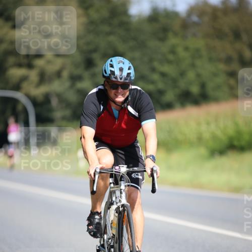 01.09.2024 - 17. Tribühne Triathlon H.Heesch http://msf.ph/oto/6950313 01.09.2024 12:11:19 Radfahren 642 meine-sportfotos.de