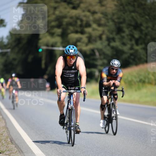 01.09.2024 - 17. Tribühne Triathlon H.Heesch http://msf.ph/oto/6950322 01.09.2024 12:11:29 Radfahren 546, 578, 647, 663, 689, 704 meine-sportfotos.de