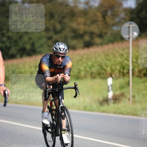 01.09.2024 - 17. Tribühne Triathlon H.Heesch http://msf.ph/oto/6950332 01.09.2024 12:11:30 Radfahren 546, 578, 647, 663, 689, 704 meine-sportfotos.de
