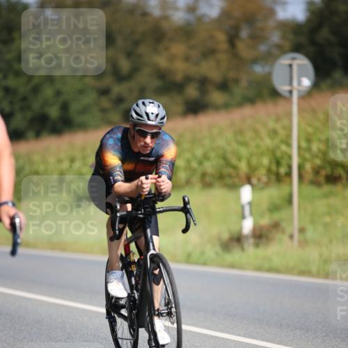 01.09.2024 - 17. Tribühne Triathlon H.Heesch http://msf.ph/oto/6950334 01.09.2024 12:11:30 Radfahren 546, 578, 647, 663, 689, 704 meine-sportfotos.de