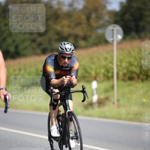 01.09.2024 - 17. Tribühne Triathlon H.Heesch http://msf.ph/oto/6950336 01.09.2024 12:11:30 Radfahren 546, 578, 647, 663, 689, 704 meine-sportfotos.de