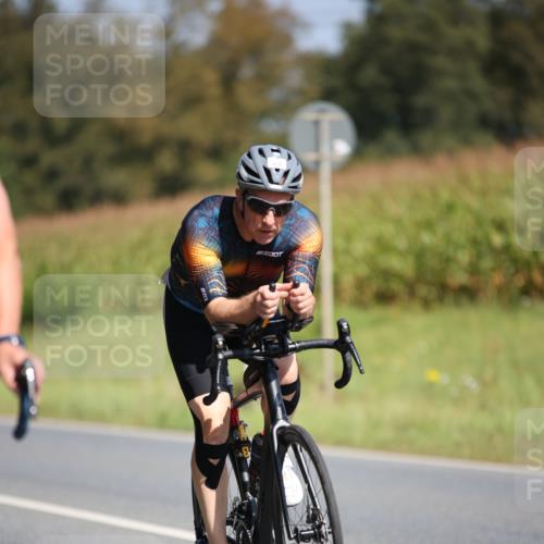 01.09.2024 - 17. Tribühne Triathlon H.Heesch http://msf.ph/oto/6950340 01.09.2024 12:11:30 Radfahren 546, 578, 647, 663, 689, 704 meine-sportfotos.de