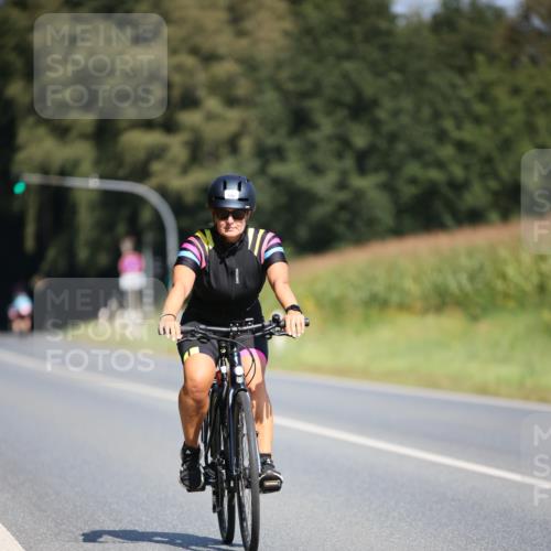 01.09.2024 - 17. Tribühne Triathlon H.Heesch http://msf.ph/oto/6950342 01.09.2024 12:11:34 Radfahren 449, 546, 704 meine-sportfotos.de