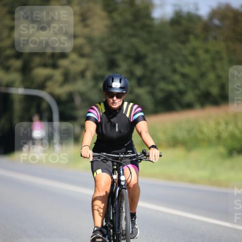 01.09.2024 - 17. Tribühne Triathlon H.Heesch http://msf.ph/oto/6950353 01.09.2024 12:11:34 Radfahren 449, 546, 704 meine-sportfotos.de