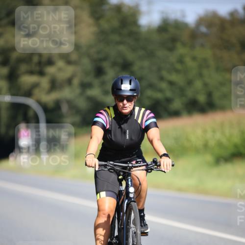 01.09.2024 - 17. Tribühne Triathlon H.Heesch http://msf.ph/oto/6950359 01.09.2024 12:11:34 Radfahren 449, 546, 704 meine-sportfotos.de