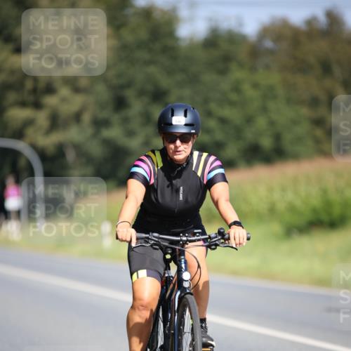 01.09.2024 - 17. Tribühne Triathlon H.Heesch http://msf.ph/oto/6950361 01.09.2024 12:11:34 Radfahren 449, 546, 704 meine-sportfotos.de