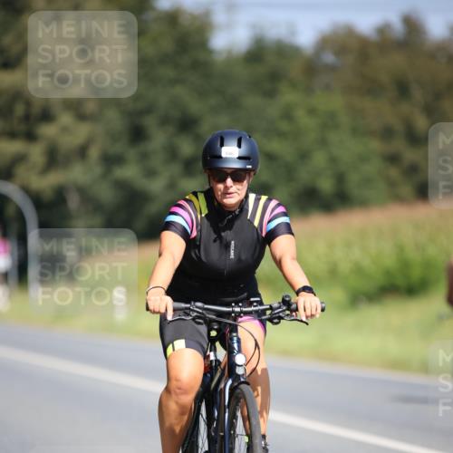 01.09.2024 - 17. Tribühne Triathlon H.Heesch http://msf.ph/oto/6950363 01.09.2024 12:11:34 Radfahren 449, 546, 704 meine-sportfotos.de