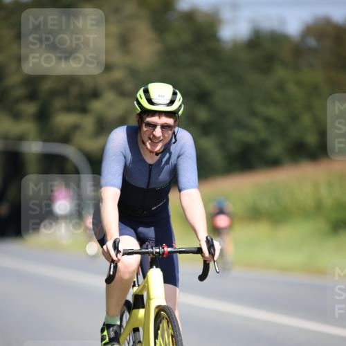 01.09.2024 - 17. Tribühne Triathlon H.Heesch http://msf.ph/oto/6950376 01.09.2024 12:11:41 Radfahren 449 meine-sportfotos.de
