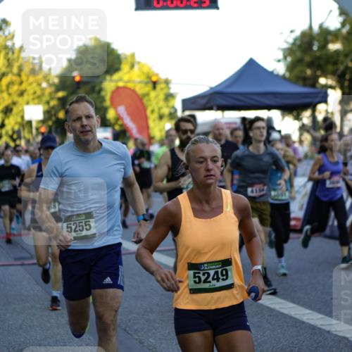 01.09.2024 - BARMER Alsterlauf Kathrin Stürmer Photography http://msf.ph/oto/6969033 01.09.2024 08:58:48 Ziel  meine-sportfotos.de