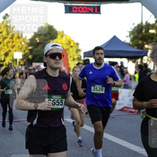 01.09.2024 - BARMER Alsterlauf Kathrin Stürmer Photography http://msf.ph/oto/6969044 01.09.2024 08:59:07 Ziel  meine-sportfotos.de