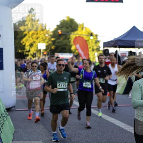 01.09.2024 - BARMER Alsterlauf Kathrin Stürmer Photography http://msf.ph/oto/6969071 01.09.2024 09:01:22 Ziel  meine-sportfotos.de
