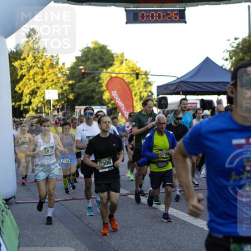 01.09.2024 - BARMER Alsterlauf Kathrin Stürmer Photography http://msf.ph/oto/6969276 01.09.2024 08:58:51 Ziel  meine-sportfotos.de