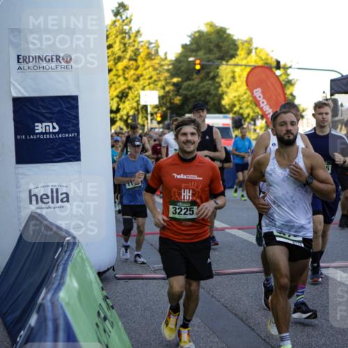 01.09.2024 - BARMER Alsterlauf Kathrin Stürmer Photography http://msf.ph/oto/6969332 01.09.2024 09:00:31 Ziel  meine-sportfotos.de