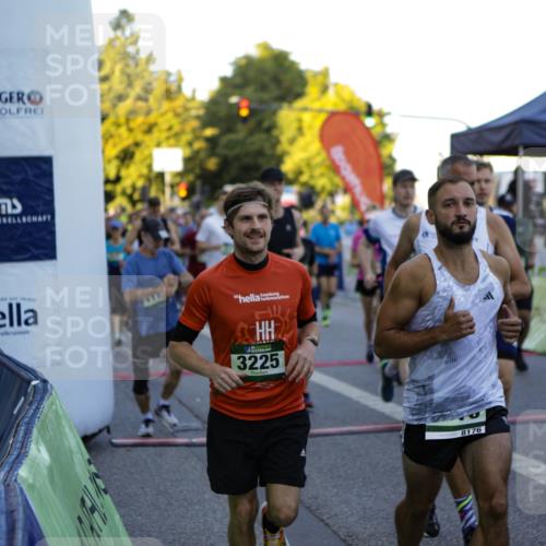 01.09.2024 - BARMER Alsterlauf Kathrin Stürmer Photography http://msf.ph/oto/6969334 01.09.2024 09:00:32 Ziel  meine-sportfotos.de