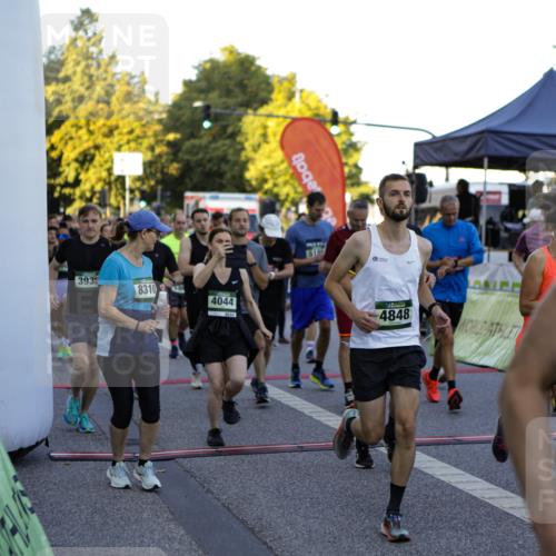 01.09.2024 - BARMER Alsterlauf Kathrin Stürmer Photography http://msf.ph/oto/6969337 01.09.2024 09:00:36 Ziel  meine-sportfotos.de