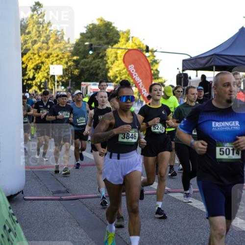 01.09.2024 - BARMER Alsterlauf Kathrin Stürmer Photography http://msf.ph/oto/6969342 01.09.2024 09:00:41 Ziel  meine-sportfotos.de