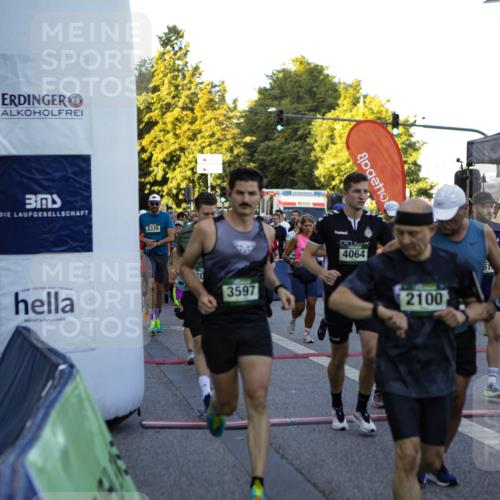 01.09.2024 - BARMER Alsterlauf Kathrin Stürmer Photography http://msf.ph/oto/6969346 01.09.2024 09:00:43 Ziel  meine-sportfotos.de