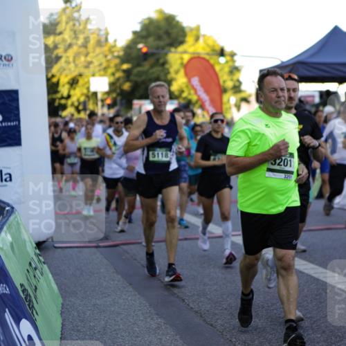 01.09.2024 - BARMER Alsterlauf Kathrin Stürmer Photography http://msf.ph/oto/6969348 01.09.2024 09:01:12 Ziel  meine-sportfotos.de