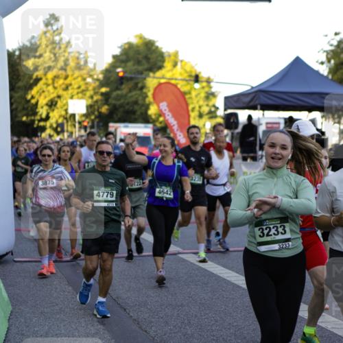 01.09.2024 - BARMER Alsterlauf Kathrin Stürmer Photography http://msf.ph/oto/6969362 01.09.2024 09:01:22 Ziel  meine-sportfotos.de