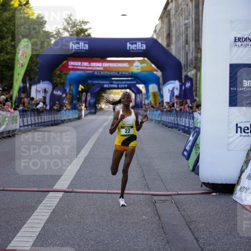 01.09.2024 - BARMER Alsterlauf Kathrin Stürmer Photography http://msf.ph/oto/6969480 01.09.2024 09:31:59 Ziel 1109, 2850, 3788, 4167, 4290, 4435, 4549, 4600, 5252, 5287, 5308, 8236, 8387, 22 meine-sportfotos.de