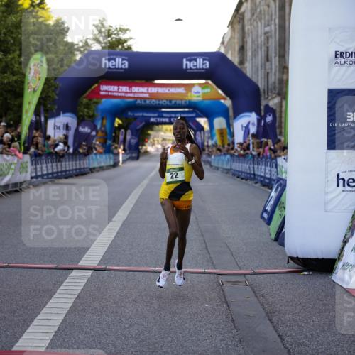 01.09.2024 - BARMER Alsterlauf Kathrin Stürmer Photography http://msf.ph/oto/6969482 01.09.2024 09:31:59 Ziel 1109, 2850, 3788, 4167, 4290, 4435, 4549, 4600, 5252, 5287, 5308, 8236, 8387, 22 meine-sportfotos.de