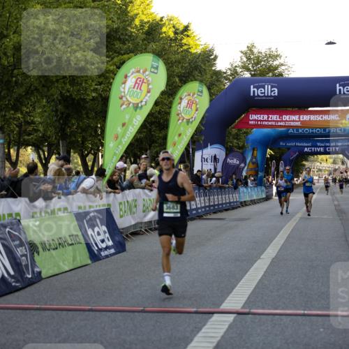 01.09.2024 - BARMER Alsterlauf Kathrin Stürmer Photography http://msf.ph/oto/6969584 01.09.2024 09:35:43 Ziel 2074, 2324, 2440, 2847, 2882, 3073, 3087, 3459, 3939, 4201, 4284, 4617, 4877, 2524, 3180, 3571, 3683, 4752, 8379 meine-sportfotos.de
