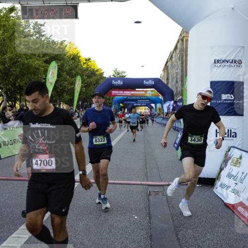 01.09.2024 - BARMER Alsterlauf Kathrin Stürmer Photography http://msf.ph/oto/6969631 01.09.2024 09:52:11 Ziel 2267, 2343, 2615, 2681, 2703, 2716, 2745, 2774, 2917, 2954, 2961, 2962, 3061, 3063, 3122, 3242, 3389, 3600, 3678, 3723, 3839, 3930, 4028, 4039, 4215, 4314, 4656, 4961, 5053, 5079, 5121, 5190, 8041, 8282, 8356, 2070, 2334, 3130, 3253, 3397, 3430, 3496, 3942, 4058, 4343, 4536, 4649, 4700, 5184, 5268, 8322 meine-sportfotos.de