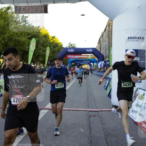 01.09.2024 - BARMER Alsterlauf Kathrin Stürmer Photography http://msf.ph/oto/6969632 01.09.2024 09:52:11 Ziel 2267, 2343, 2615, 2681, 2703, 2716, 2745, 2774, 2917, 2954, 2961, 2962, 3061, 3063, 3122, 3242, 3389, 3600, 3678, 3723, 3839, 3930, 4028, 4039, 4215, 4314, 4656, 4961, 5053, 5079, 5121, 5190, 8041, 8282, 8356, 2070, 2334, 3130, 3253, 3397, 3430, 3496, 3942, 4058, 4343, 4536, 4649, 4700, 5184, 5268, 8322 meine-sportfotos.de