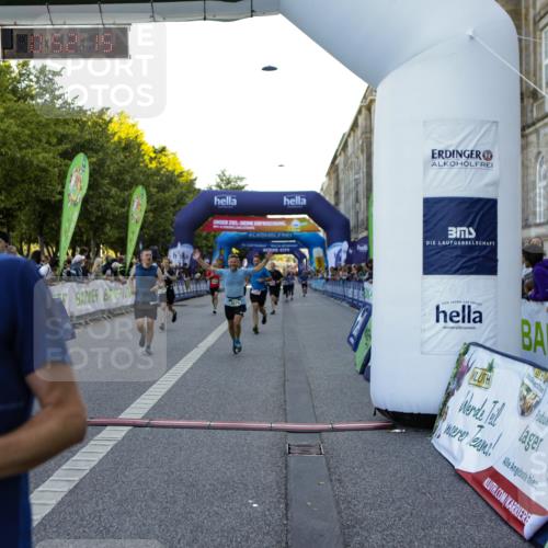 01.09.2024 - BARMER Alsterlauf Kathrin Stürmer Photography http://msf.ph/oto/6969639 01.09.2024 09:52:13 Ziel 2267, 2343, 2615, 2681, 2703, 2716, 2745, 2774, 2917, 2954, 2961, 2962, 3061, 3063, 3242, 3389, 3600, 3678, 3723, 3839, 3930, 4028, 4039, 4314, 4656, 4961, 5053, 5121, 5190, 8041, 8282, 8356, 2070, 2082, 2334, 3130, 3253, 3397, 3430, 3496, 3691, 4058, 4343, 4536, 4649, 4700, 4942, 5184, 5268, 8322 meine-sportfotos.de