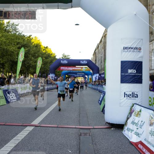 01.09.2024 - BARMER Alsterlauf Kathrin Stürmer Photography http://msf.ph/oto/6969642 01.09.2024 09:52:13 Ziel 2267, 2343, 2615, 2681, 2703, 2716, 2745, 2774, 2917, 2954, 2961, 2962, 3061, 3063, 3242, 3389, 3600, 3678, 3723, 3839, 3930, 4028, 4039, 4314, 4656, 4961, 5053, 5121, 5190, 8041, 8282, 8356, 2070, 2082, 2334, 3130, 3253, 3397, 3430, 3496, 3691, 4058, 4343, 4536, 4649, 4700, 4942, 5184, 5268, 8322 meine-sportfotos.de