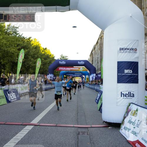 01.09.2024 - BARMER Alsterlauf Kathrin Stürmer Photography http://msf.ph/oto/6969643 01.09.2024 09:52:13 Ziel 2267, 2343, 2615, 2681, 2703, 2716, 2745, 2774, 2917, 2954, 2961, 2962, 3061, 3063, 3242, 3389, 3600, 3678, 3723, 3839, 3930, 4028, 4039, 4314, 4656, 4961, 5053, 5121, 5190, 8041, 8282, 8356, 2070, 2082, 2334, 3130, 3253, 3397, 3430, 3496, 3691, 4058, 4343, 4536, 4649, 4700, 4942, 5184, 5268, 8322 meine-sportfotos.de