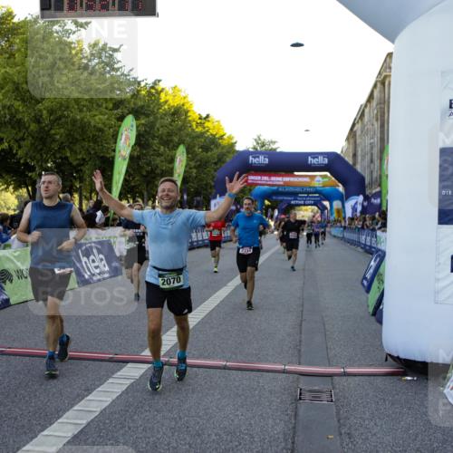01.09.2024 - BARMER Alsterlauf Kathrin Stürmer Photography http://msf.ph/oto/6969650 01.09.2024 09:52:14 Ziel 2267, 2343, 2615, 2681, 2703, 2716, 2745, 2774, 2917, 2961, 2962, 3061, 3063, 3242, 3389, 3421, 3600, 3678, 3723, 3839, 3930, 4028, 4039, 4208, 4656, 4961, 5053, 5121, 5166, 5190, 8041, 8246, 8282, 8356, 2070, 2082, 2334, 3130, 3253, 3397, 3430, 3496, 3690, 3691, 4058, 4343, 4536, 4649, 4700, 4942, 5184, 5268, 8322 meine-sportfotos.de