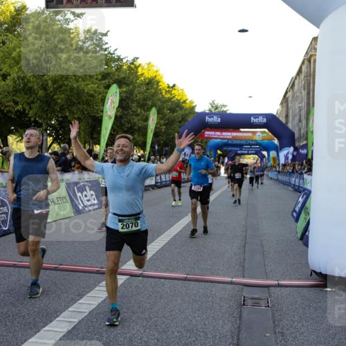 01.09.2024 - BARMER Alsterlauf Kathrin Stürmer Photography http://msf.ph/oto/6969651 01.09.2024 09:52:15 Ziel 2267, 2343, 2615, 2681, 2703, 2716, 2774, 2917, 2961, 2962, 3061, 3063, 3242, 3389, 3420, 3421, 3600, 3678, 3723, 3839, 3930, 4028, 4039, 4208, 4656, 4961, 5053, 5121, 5166, 5190, 8041, 8246, 8282, 8356, 2070, 2082, 2334, 3130, 3253, 3397, 3430, 3496, 3690, 3691, 4058, 4343, 4536, 4649, 4700, 4942, 5184, 5268, 8322 meine-sportfotos.de